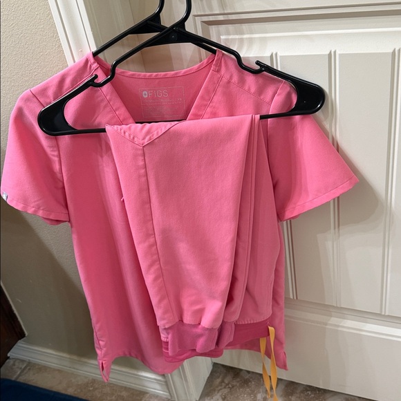 Figs Pink Scrub Top - Picture 2 of 2